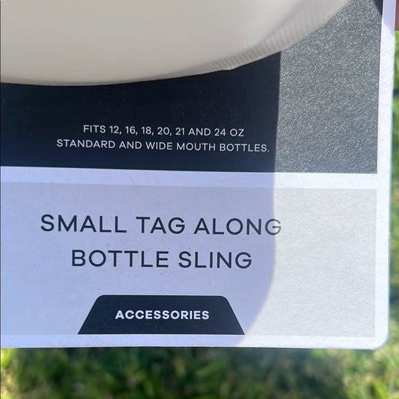 Hydro Flask Small Tag Along White Bottle Sling New - Picture 13 of 16